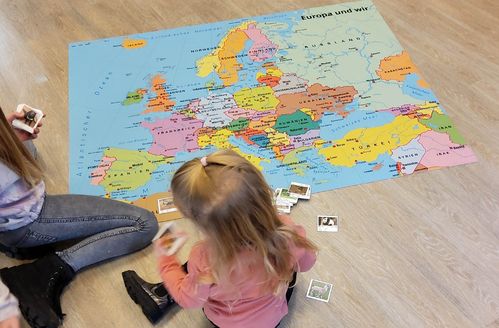 Zuordnungsteppich "Kinder in Europa und wir"